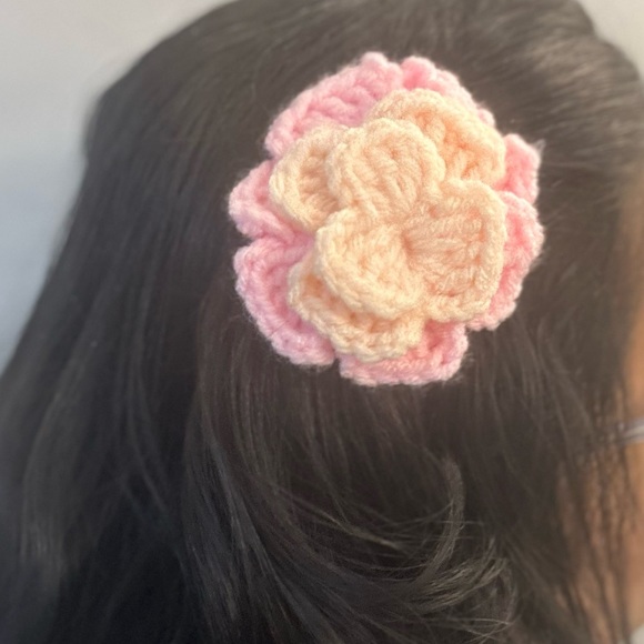 3 Beautiful handmade crochet hairpins - Picture 8 of 8